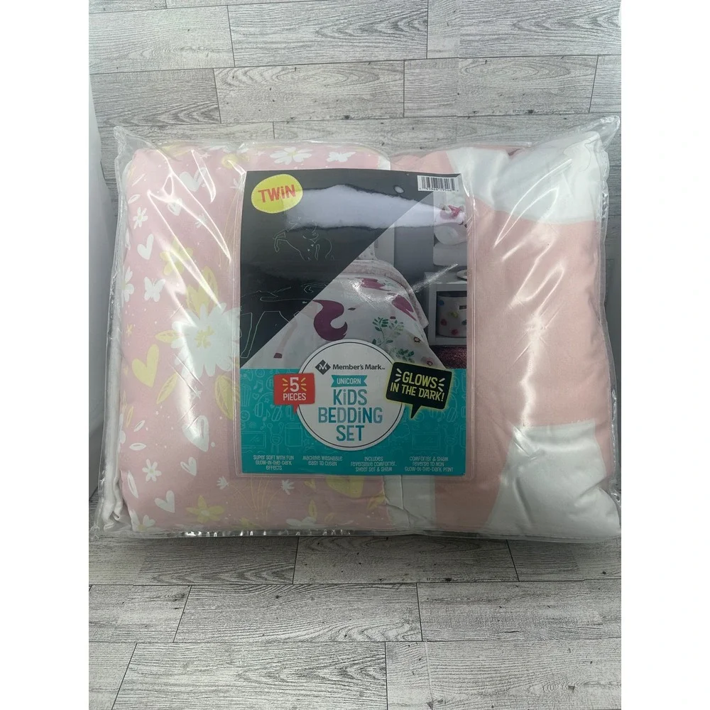 Member's Mark Unicorn Kids Bedding Set Twin 5 Piece Glow in the Dark Pink New
